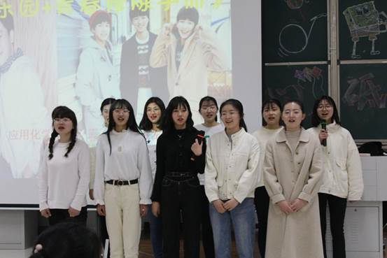 9052F22265D9EC7A7A5268FEE375A7AB